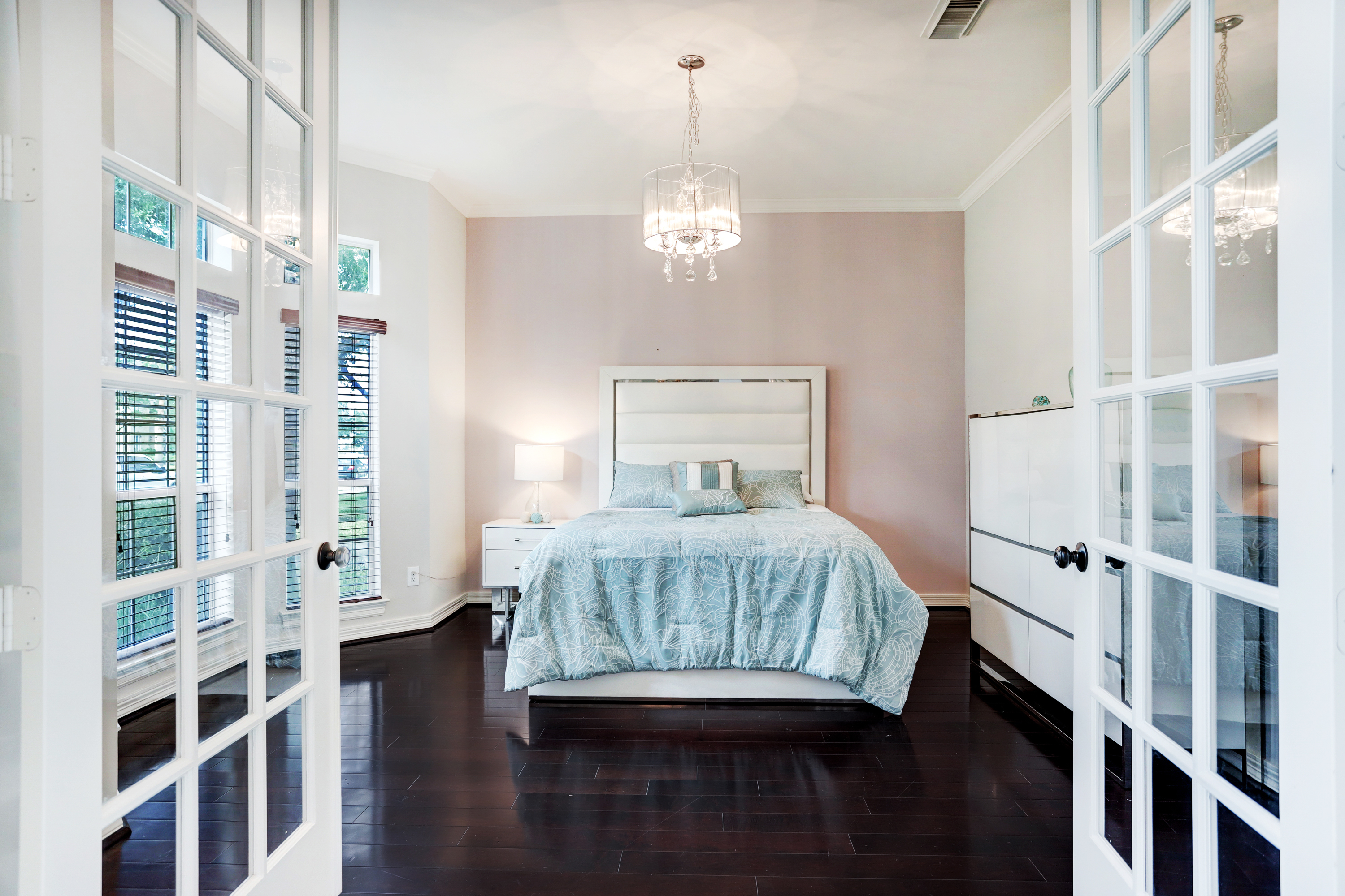 Elegant bedroom suite